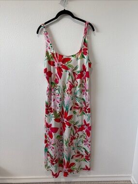 Natori Floral Slip/Nightgown in White with Red & Green Flowers